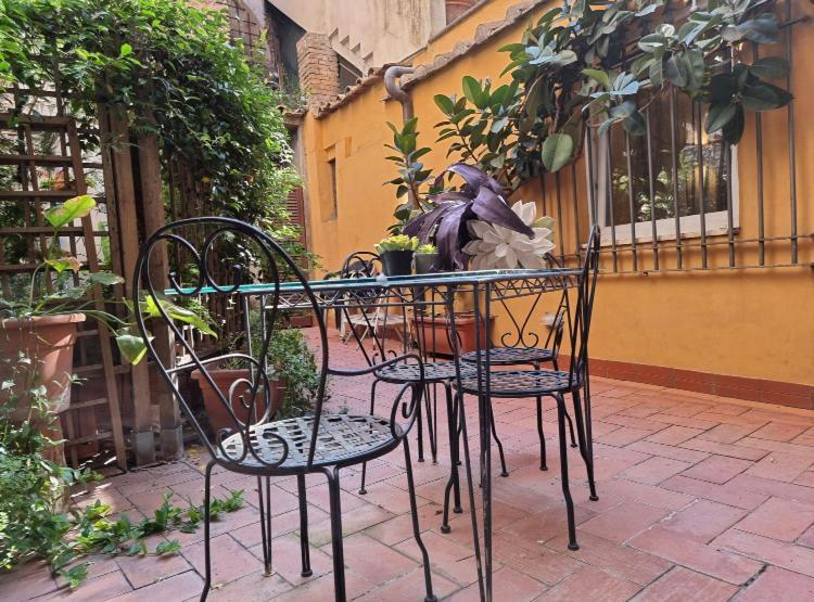 Pantheon, Campo De Fiori Mini Garden Apartment Rom